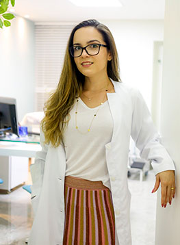 Dra. Izabella Barros dos Santos